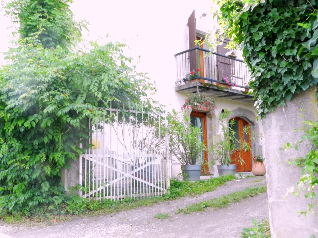 Gite Les Platanes Sainte-Helene-du-Lac ภายนอก รูปภาพ